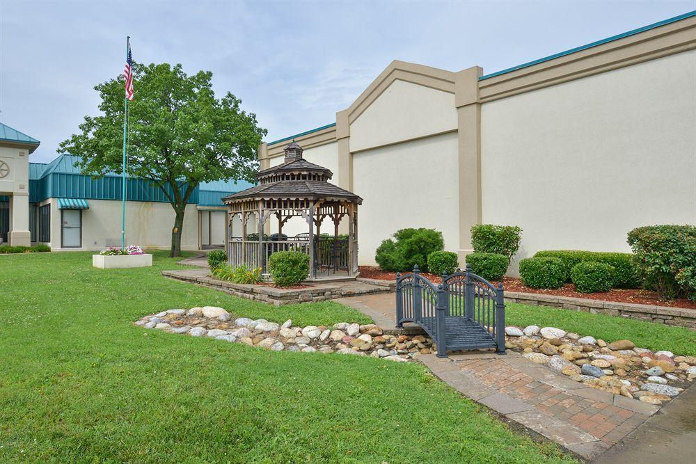 Days Inn By Wyndham Pittsburg Ks Экстерьер фото