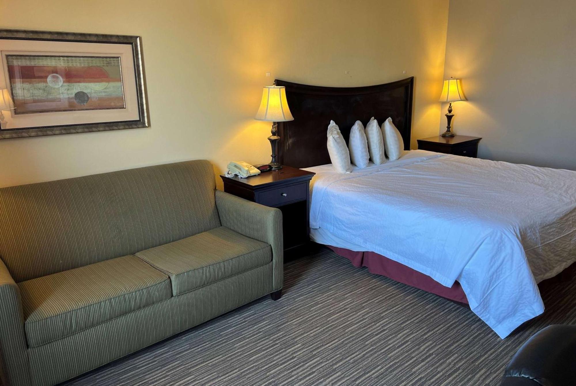 Days Inn By Wyndham Pittsburg Ks Экстерьер фото