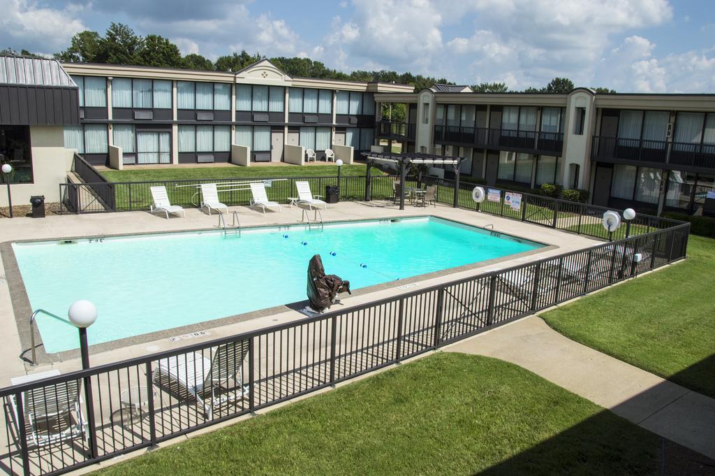 Days Inn By Wyndham Pittsburg Ks Экстерьер фото