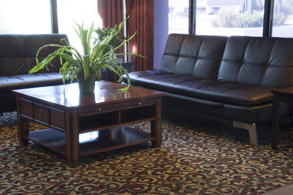 Days Inn By Wyndham Pittsburg Ks Экстерьер фото
