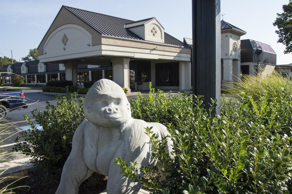 Days Inn By Wyndham Pittsburg Ks Экстерьер фото