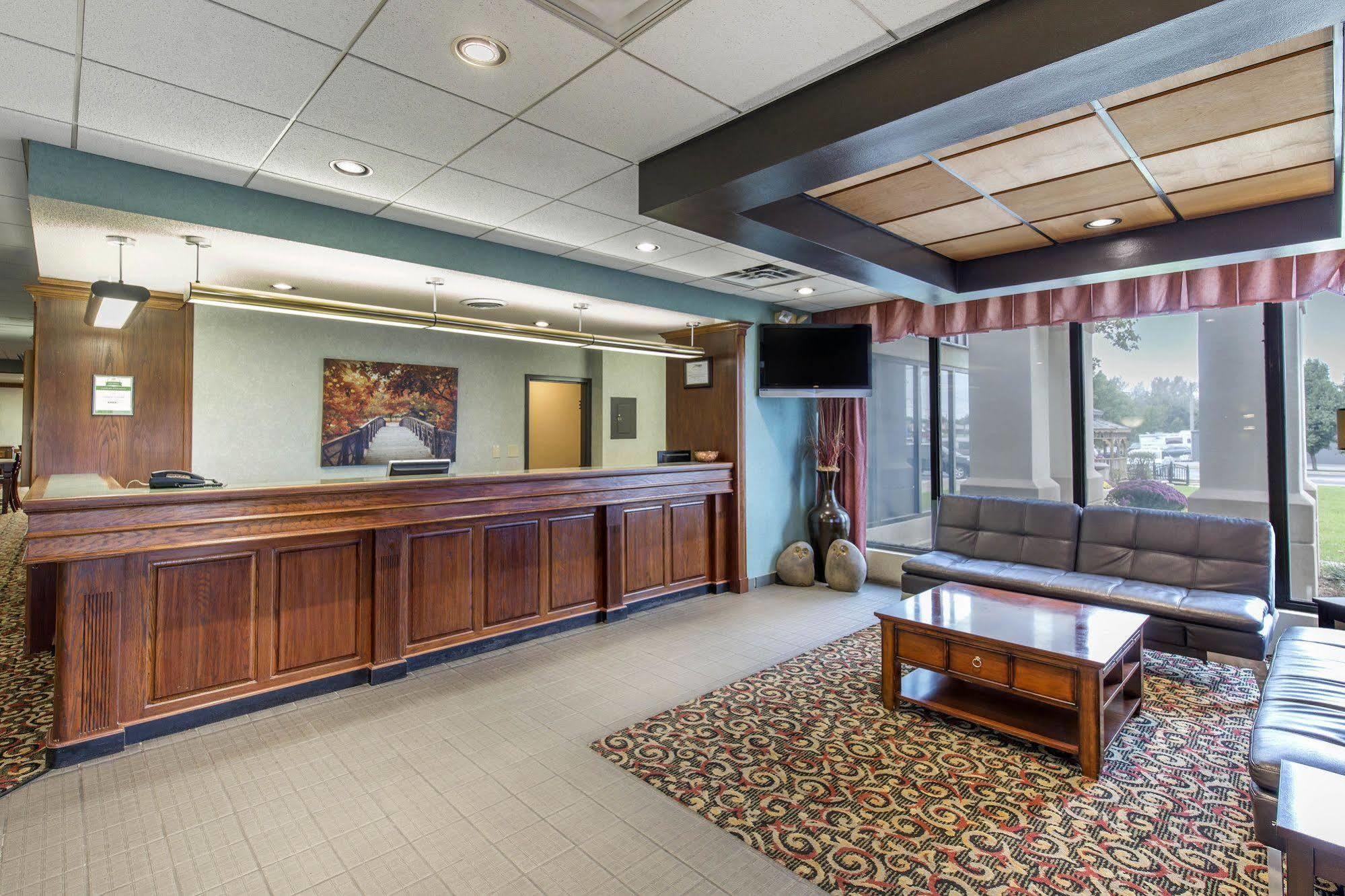 Days Inn By Wyndham Pittsburg Ks Экстерьер фото